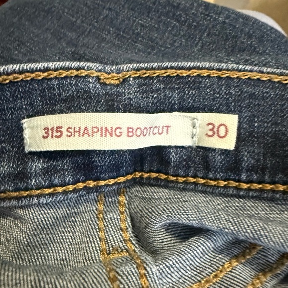 Levi's Light Blue Denim with Eco Care - Picture 4 of 6